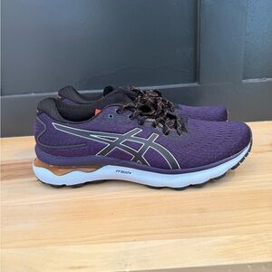 ASICS GEL-Nimbus 24 Trail sneakers. NO BOX